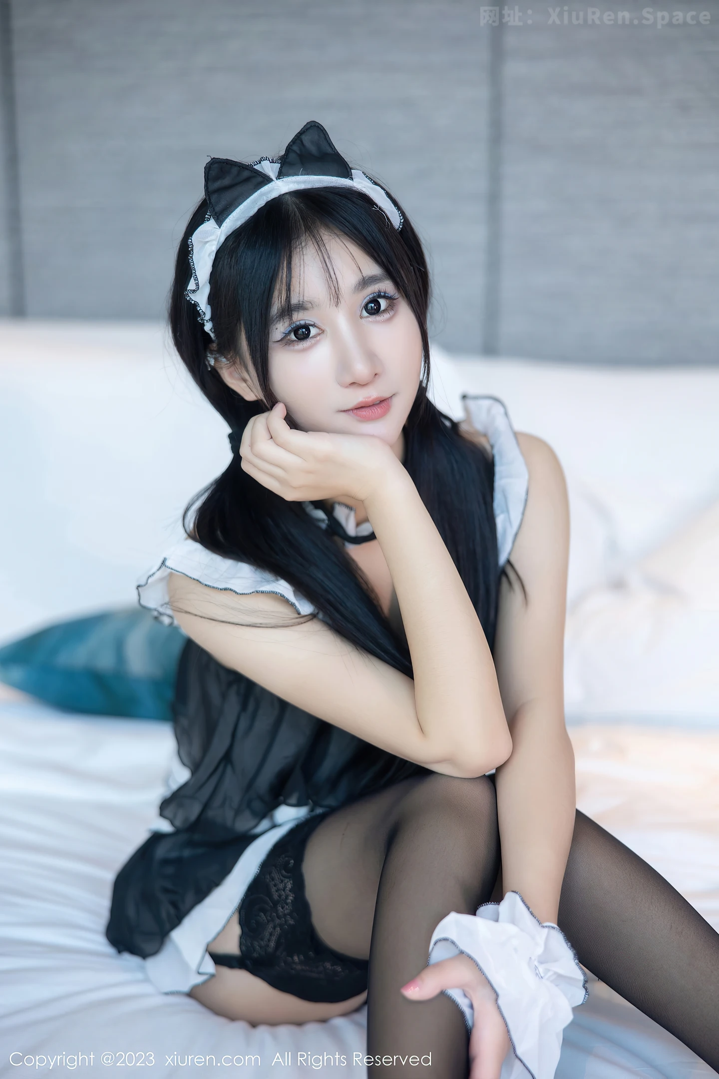 图片[4]-[XiuRen秀人网]2023.05.24 VOL.6795 小果冻儿 黑色透视情趣女仆制服加黑丝美腿性感私房写真集-秀人网官方网站